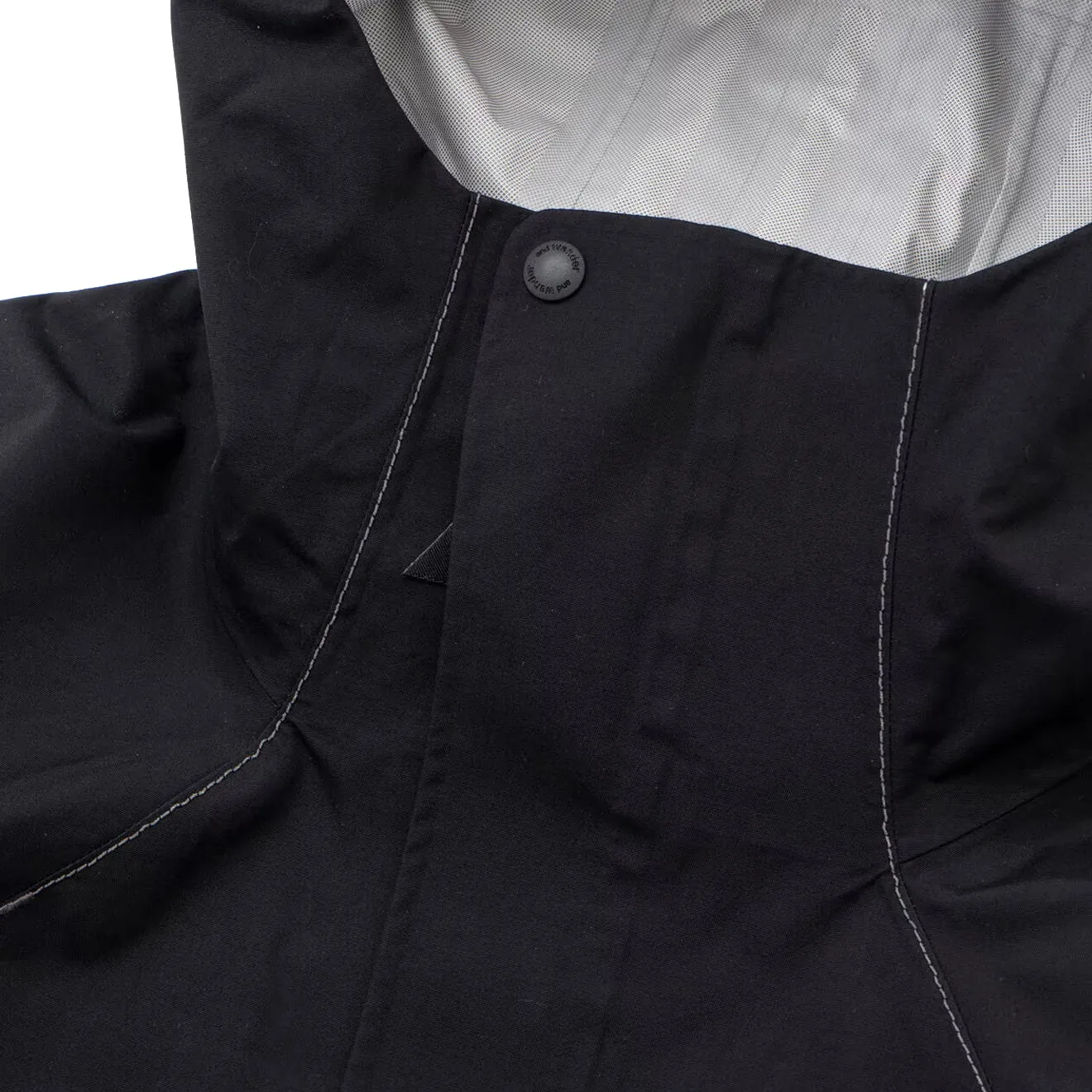 And Wander 2.5L Hiker Rain Jacket Black
