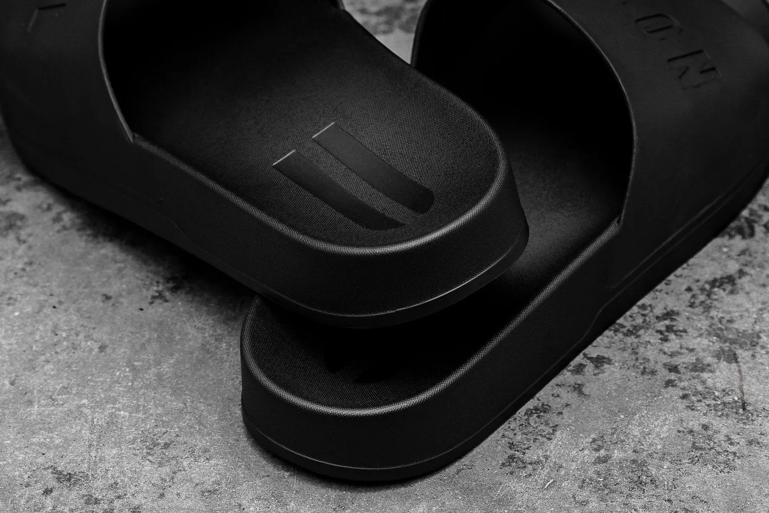 BLACK SLIDE (WOMEN'S)