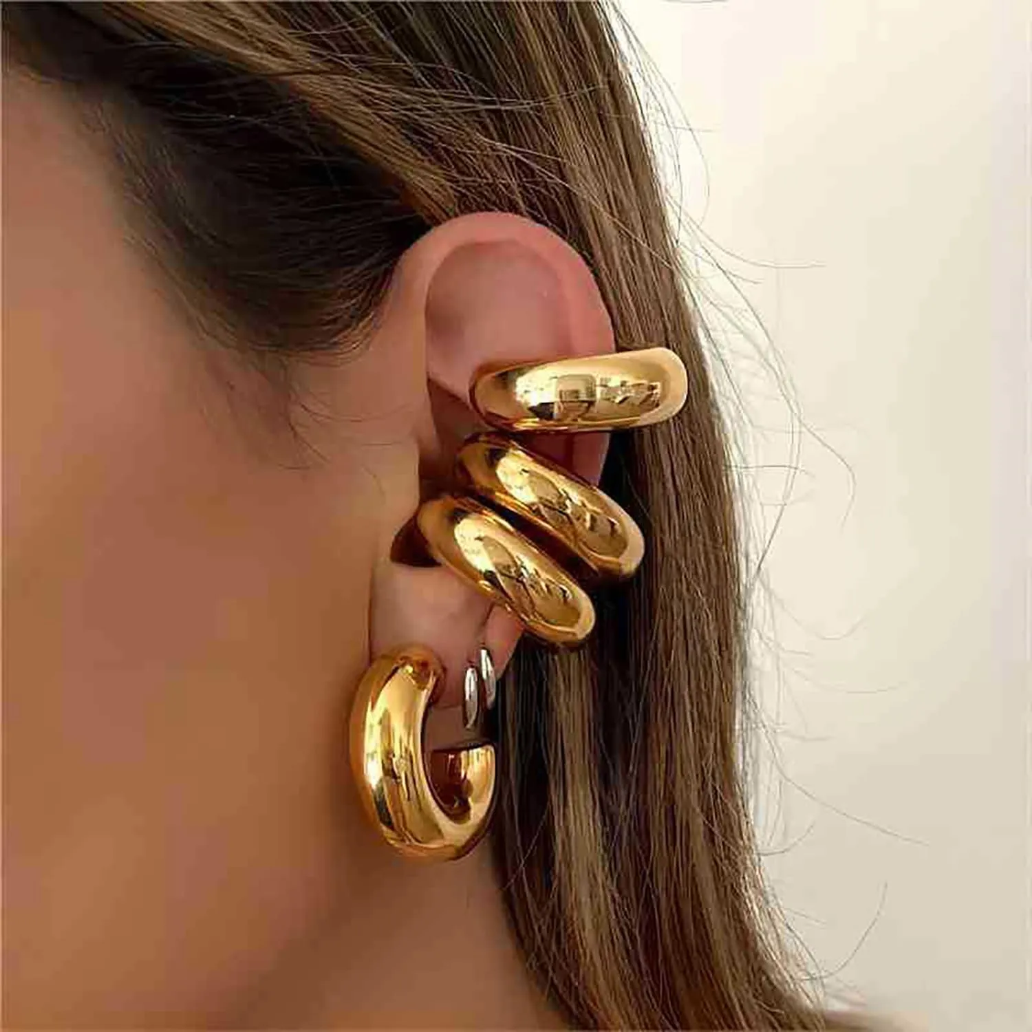 Chunky Gold Ear Cuff Earrings for Women Non Piercing,18K Gold Stainless Steel Chunky Round Huggie Minimalism Ear Clip on Earrings Ear for Women Cuff Ear Cartilage Clip Jewelry
