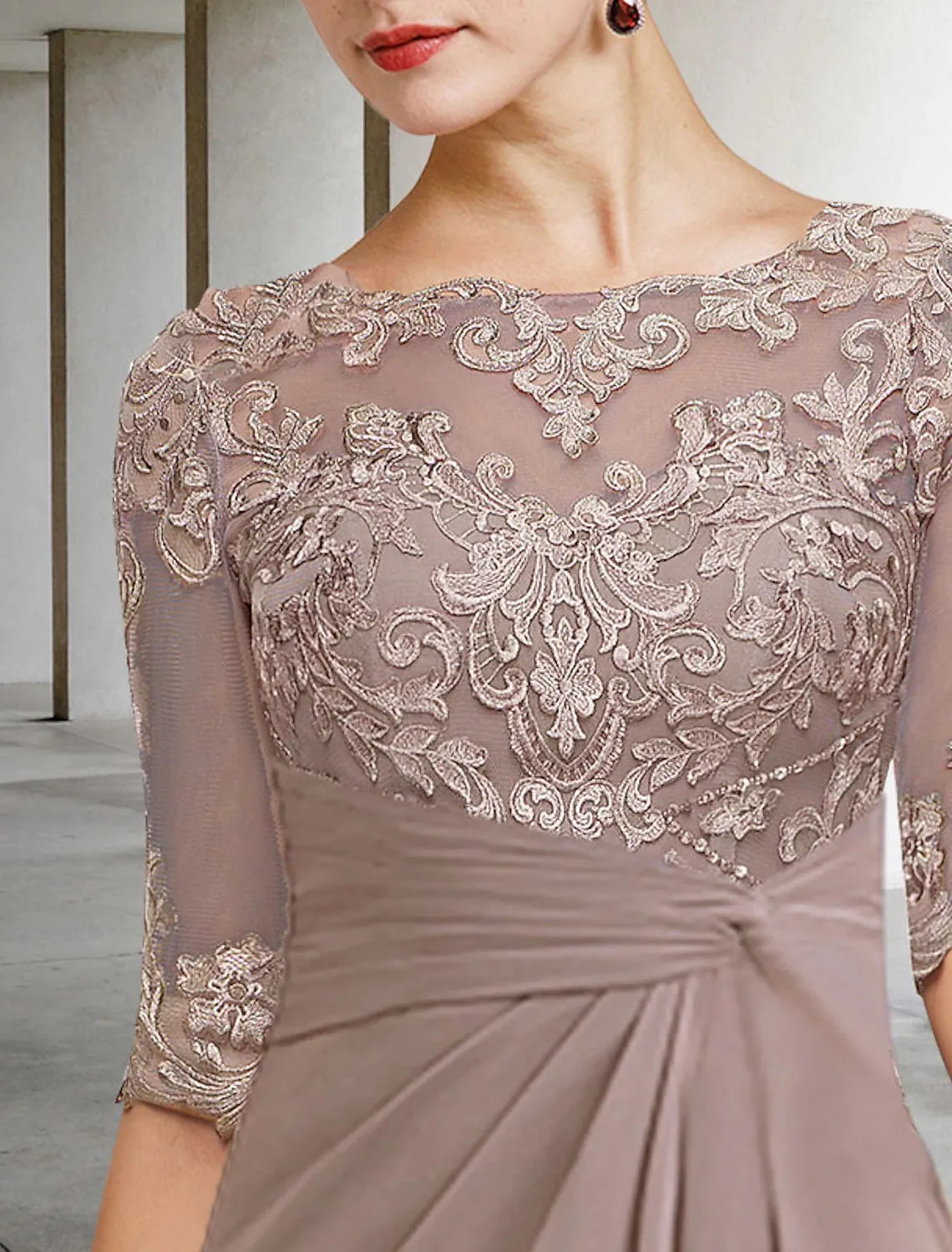 Luolandi Sheath / Column Mother of the Bride Dress Fall Wedding Guest Dresses Plus Size Elegant Jewel Neck Floor Length Chiffon Lace Short Sleeve with Appliques