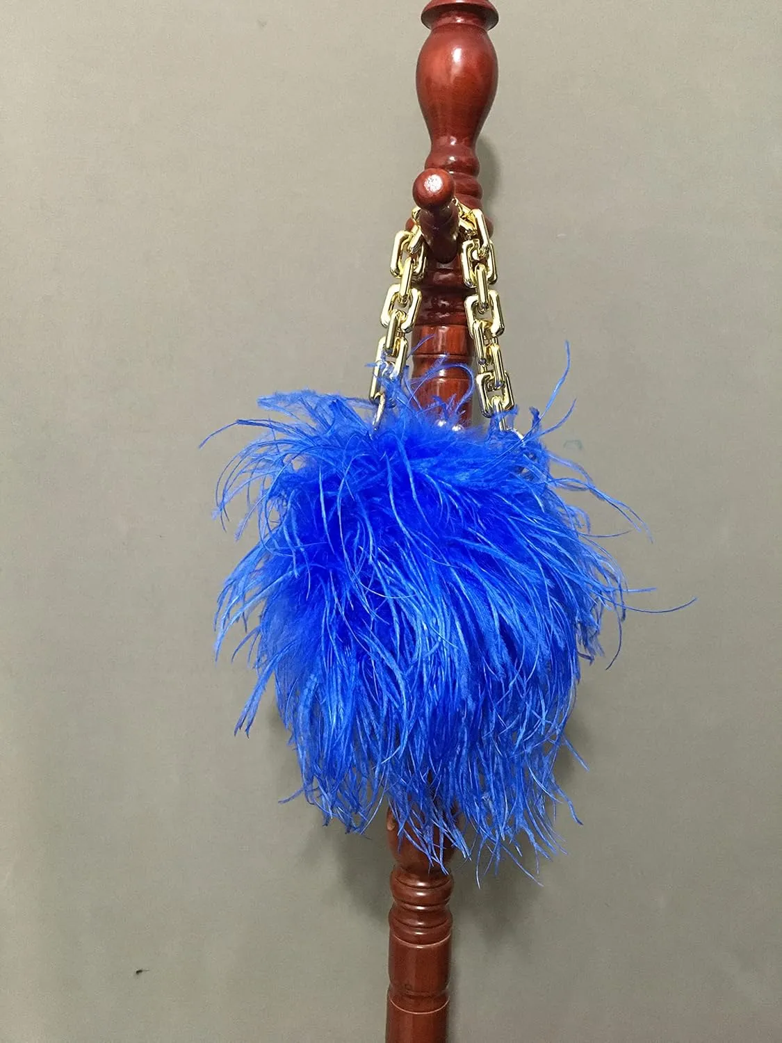LVCOMEFF Women Ostrich Feather Mini Handbag Purse with Big Gold Chain for Party Fluffy Plush Luxurious