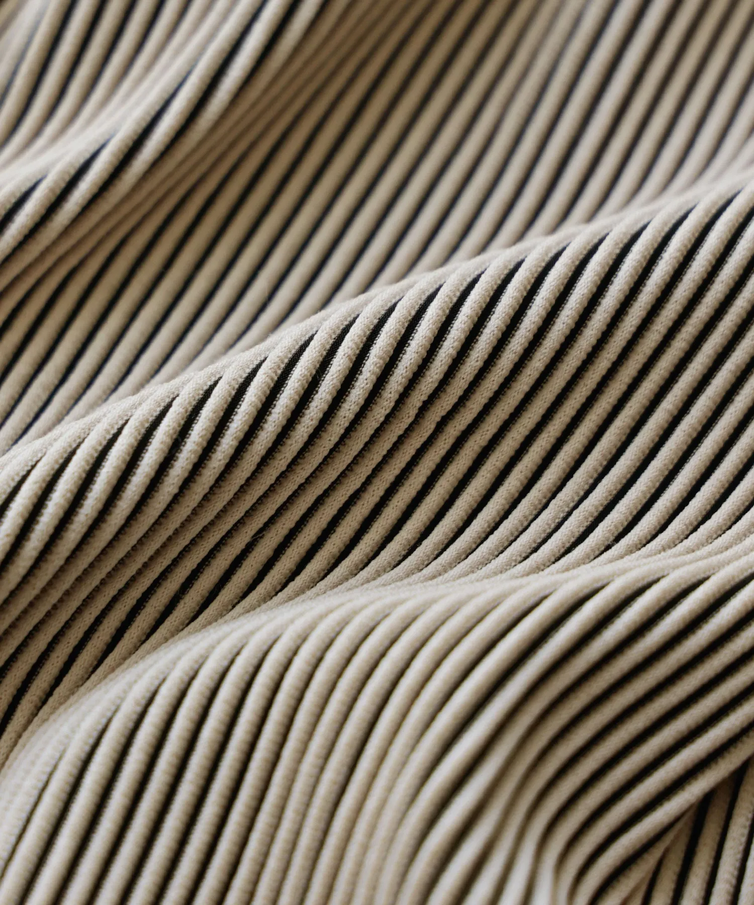 Pleated mini marche bag