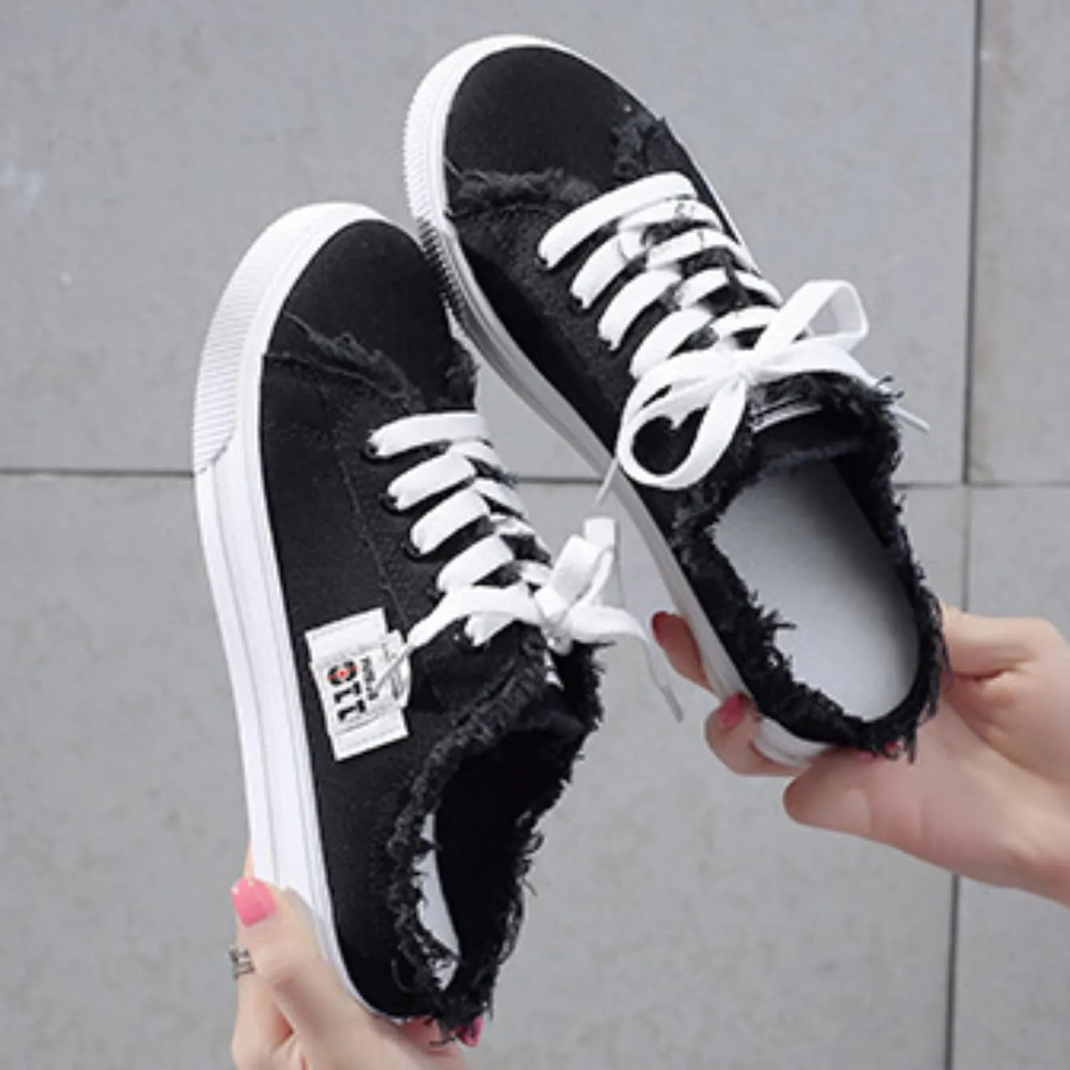 Walking Shoes Women 2025 Women's Slip on Sneaker Canvas Slip ons Shoe Fashion Comfortable Mules Womens Non Slip Loafers Casual Backless Shoes